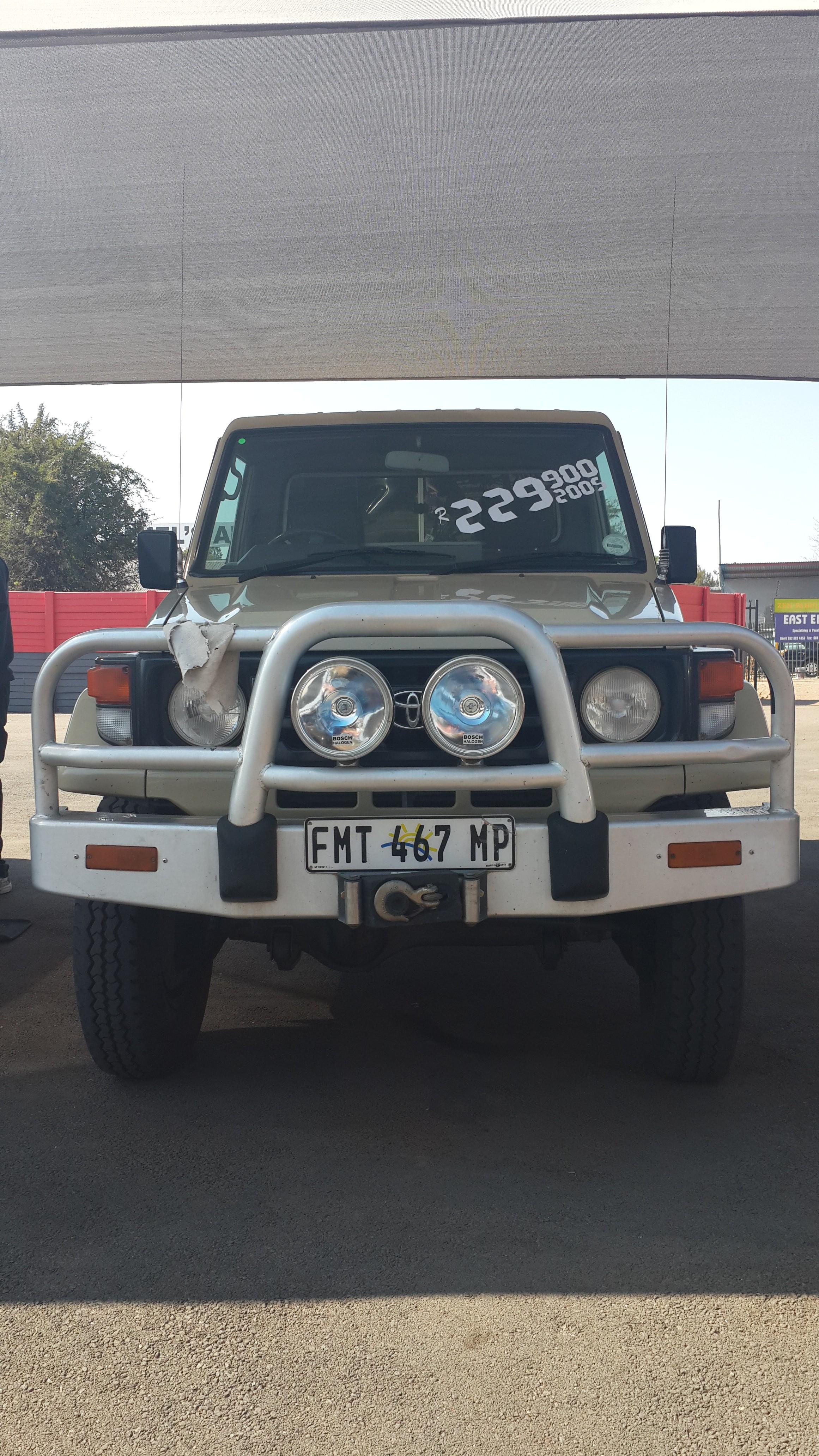 All Bank Repossessed and Used TOYOTA LAND CRUISER BAKKIE